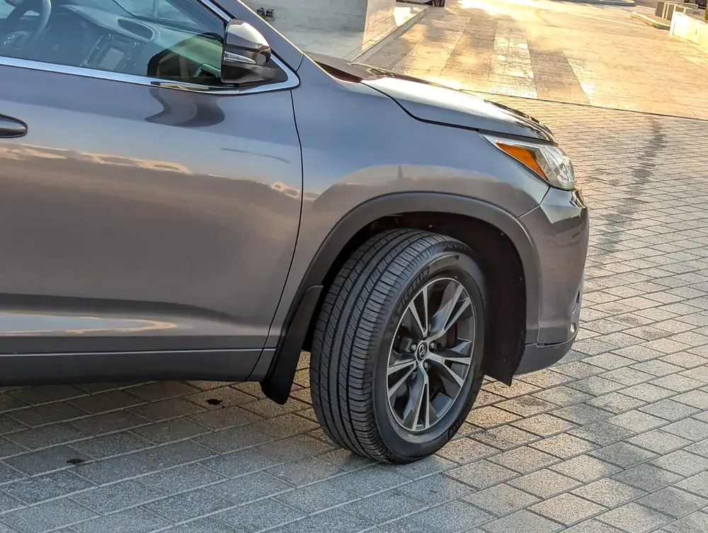 TOYOTA HIGHLANDER 2018 LE V6 3.5L 7 SEATER IN EXCELLENT CONDITION - Image 12