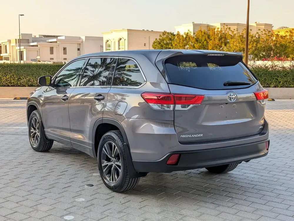TOYOTA HIGHLANDER 2018 LE V6 3.5L 7 SEATER IN EXCELLENT CONDITION - Image 14