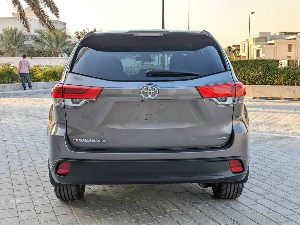 TOYOTA HIGHLANDER 2018 LE V6 3.5L 7 SEATER IN EXCELLENT CONDITION - Image 17