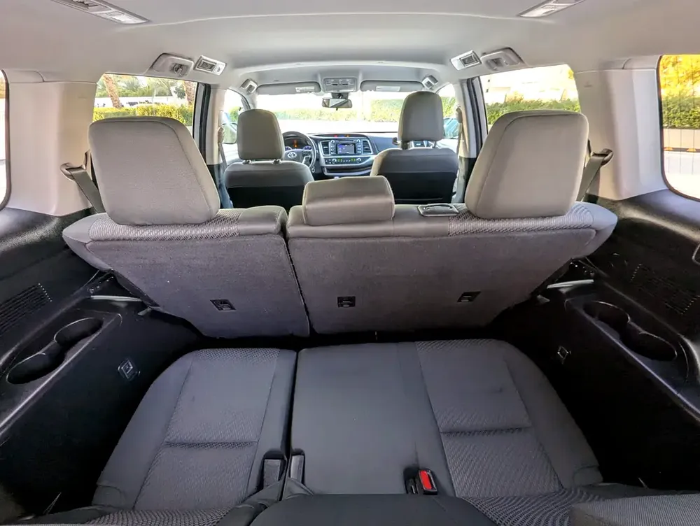 TOYOTA HIGHLANDER 2018 LE V6 3.5L 7 SEATER IN EXCELLENT CONDITION - Image 7