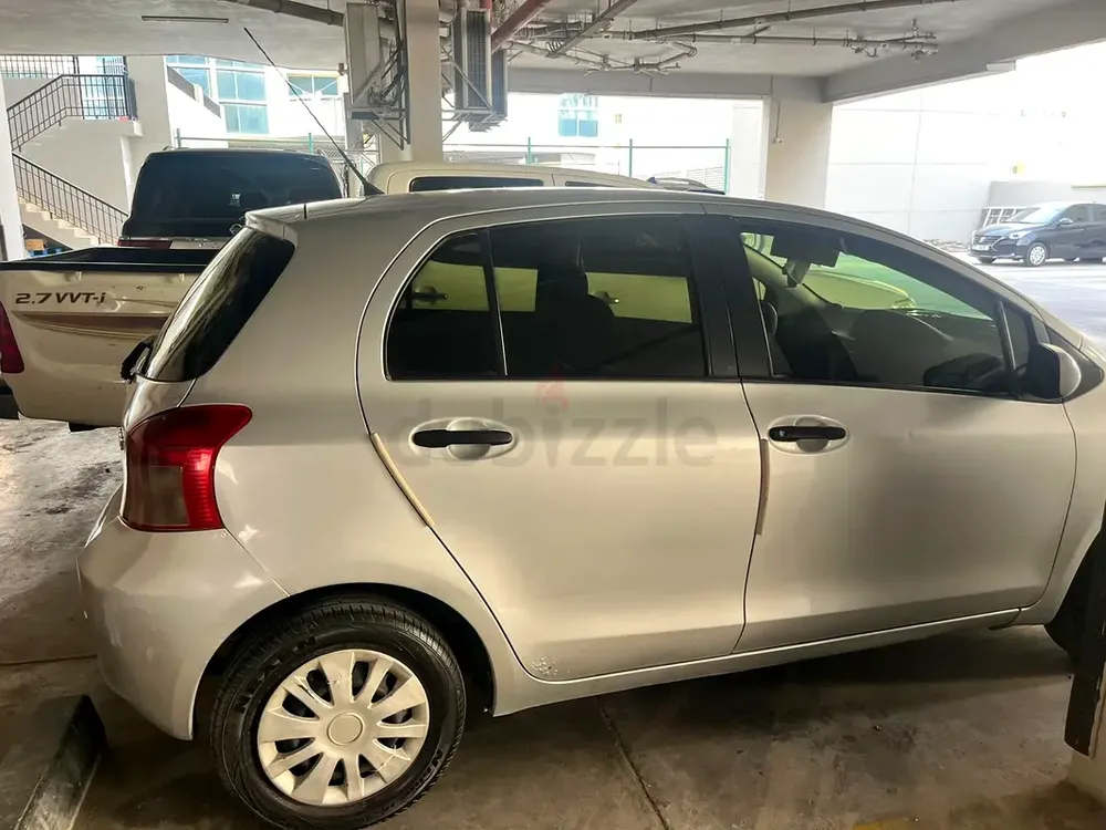 Toyota Yaris 2007 | GCC Specs | Lady Driven - Image 4