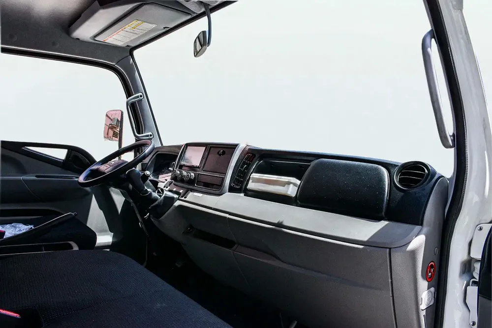 2025 Mitsubishi Canter Double Cabin 3.0L | GCC Specifications - Image 10