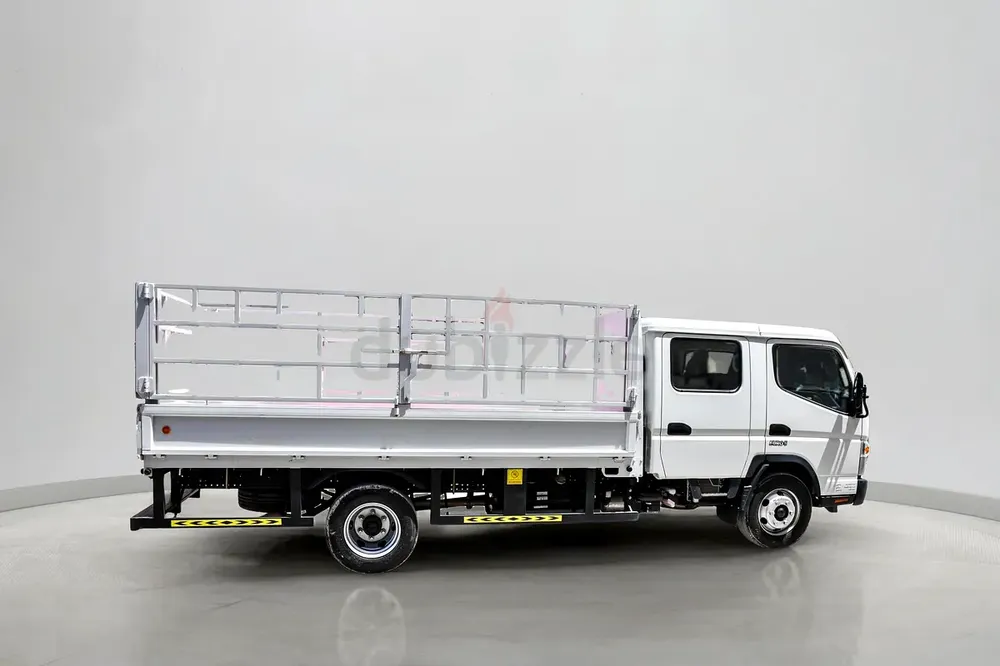 2025 Mitsubishi Canter Double Cabin 3.0L | GCC Specifications - Image 6