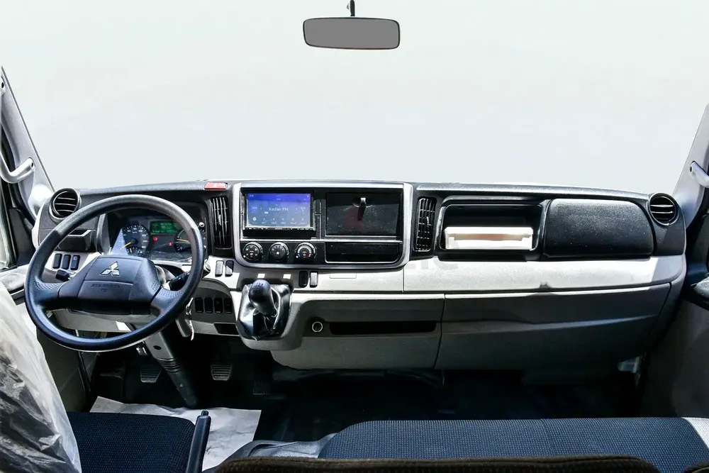 2025 Mitsubishi Canter Double Cabin 3.0L | GCC Specifications - Image 9
