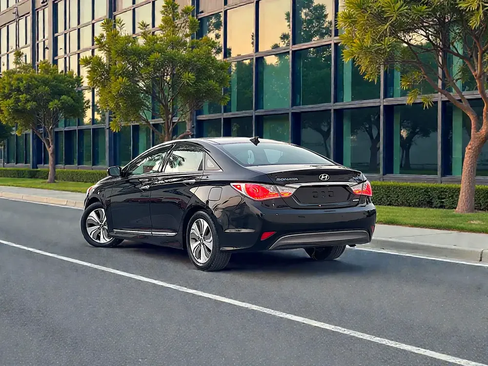 HYUNDAI SONATA | HYBRID | LIMITED | 2.4L V4 | WELL MAINTAINED - Image 7