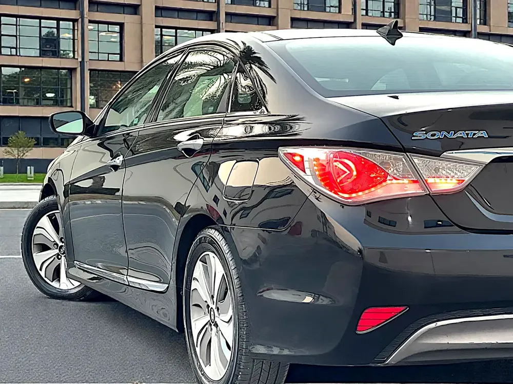 HYUNDAI SONATA | HYBRID | LIMITED | 2.4L V4 | WELL MAINTAINED - Image 9
