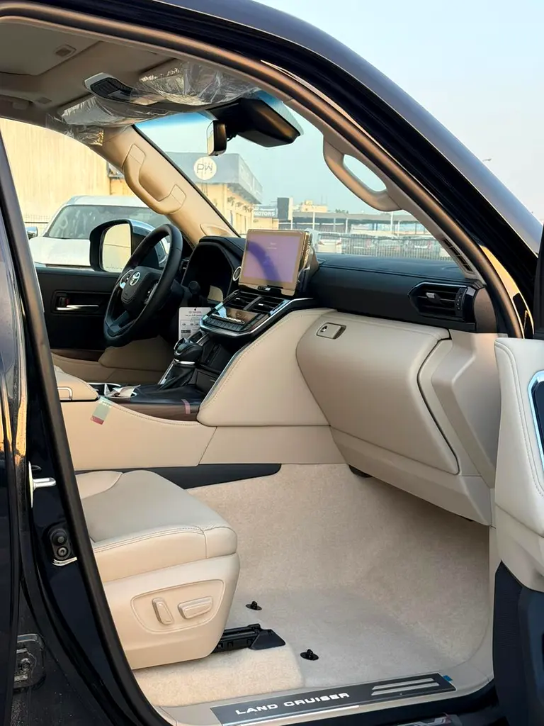 Toyota Land Cruiser 2026 VX - 4.0 Ltr Petrol Engine - GCC Specification - Image 10