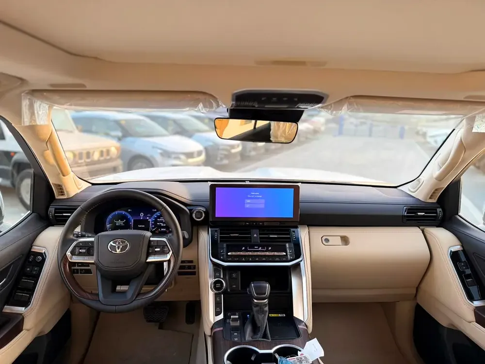 Toyota Land Cruiser 2026 VX - 4.0 Ltr Petrol Engine - GCC Specification - Image 13