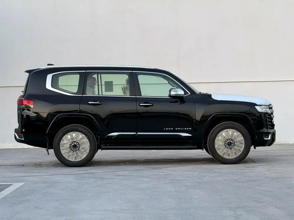 Toyota Land Cruiser 2026 VX - 4.0 Ltr Petrol Engine - GCC Specification - Image 6