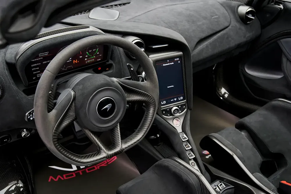 MCLAREN 765LT SPIDER, 2022, GCC, CARBON PACKAGE,DEALER WARRANTY, EXCELLENT CONDITION - Image 18