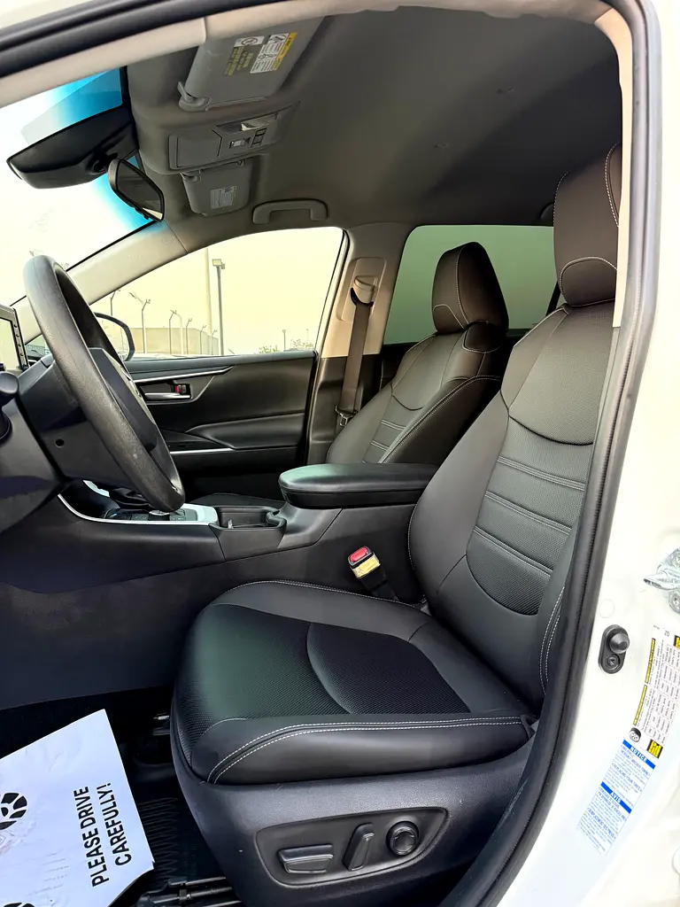 Toyota Rav 4 XLE Hybrid 2021 - American Specs - Well Maintained - Image 11