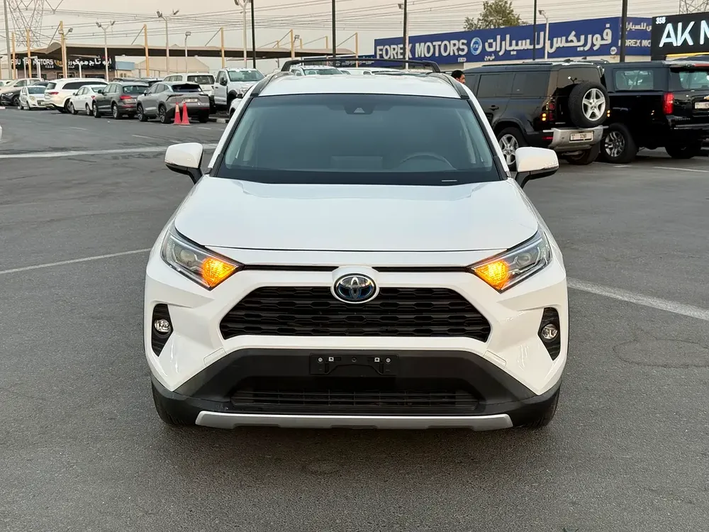Toyota Rav 4 XLE Hybrid 2021 - American Specs - Well Maintained - Image 5