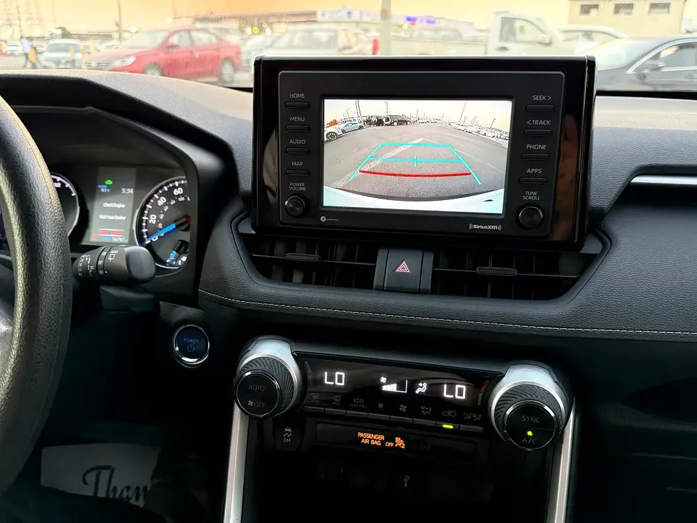 Toyota Rav 4 XLE Hybrid 2021 - American Specs - Well Maintained - Image 9
