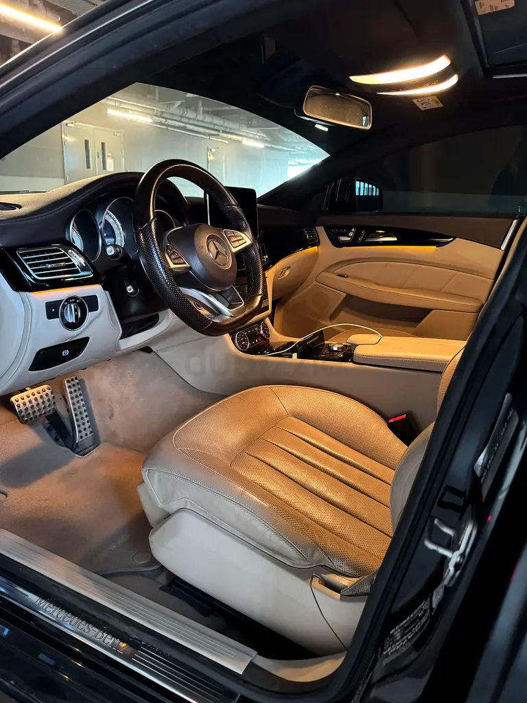 Mercedes CLS500 2015 GCC | 132k KM | V8 | Good Condition - Image 10