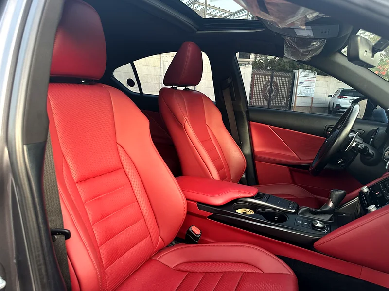 LEXUS IS350 F SPORT PACKAGE 2022 VERY LOW K.M ONLY 16000 FULL OPTION GCC - Image 8