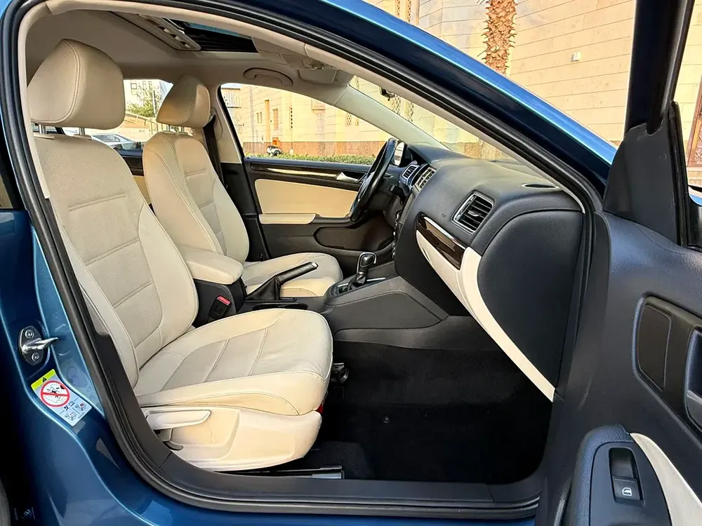 🔥 2018 Volkswagen Jetta SE 2.5L | GCC Specs | Stylish | Fuel Efficient | Excellent Condition 🔥 - Image 10