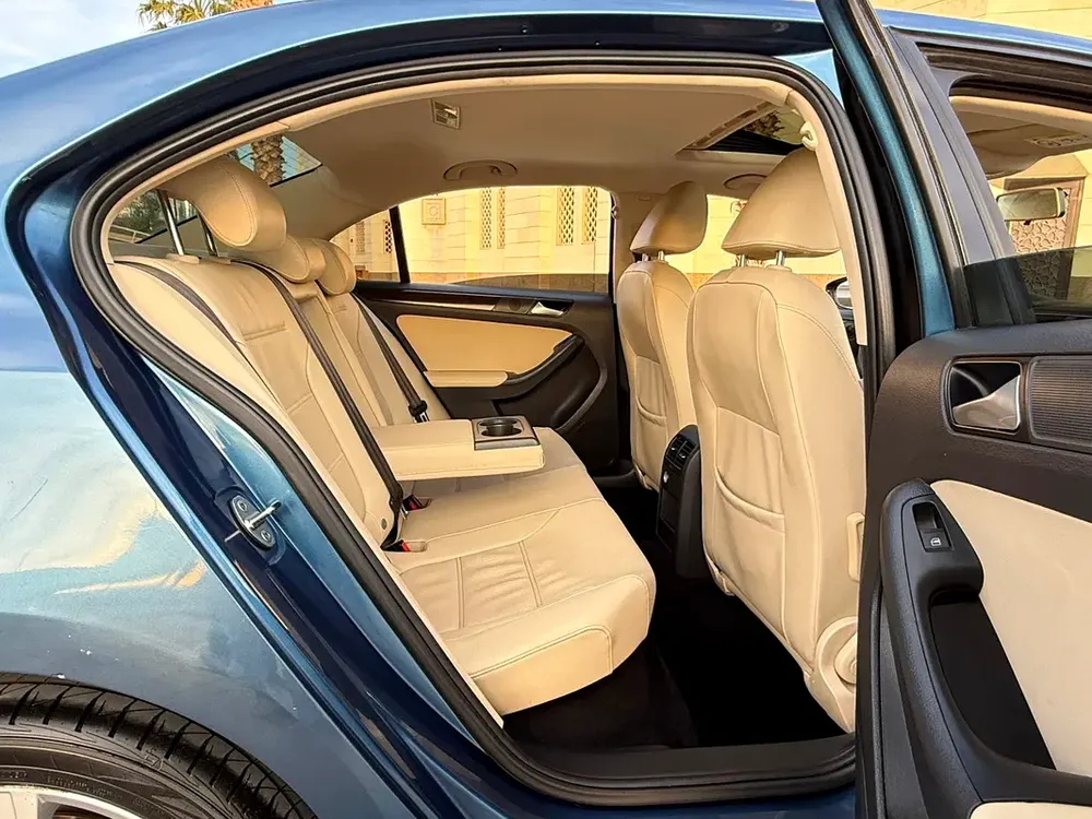 🔥 2018 Volkswagen Jetta SE 2.5L | GCC Specs | Stylish | Fuel Efficient | Excellent Condition 🔥 - Image 12