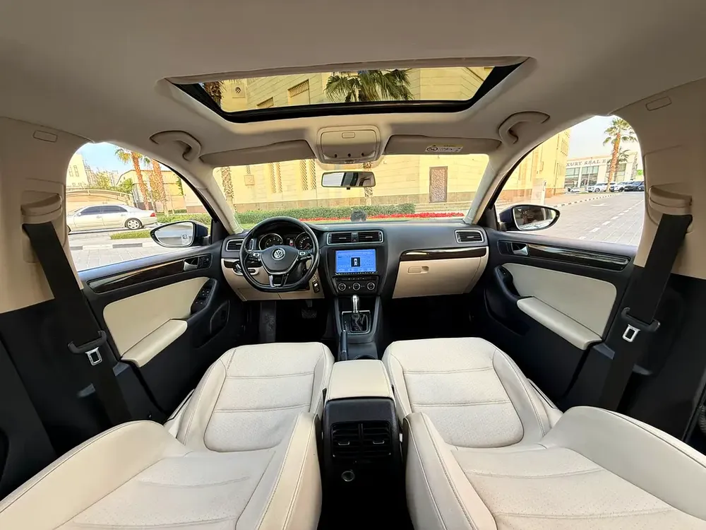 🔥 2018 Volkswagen Jetta SE 2.5L | GCC Specs | Stylish | Fuel Efficient | Excellent Condition 🔥 - Image 13