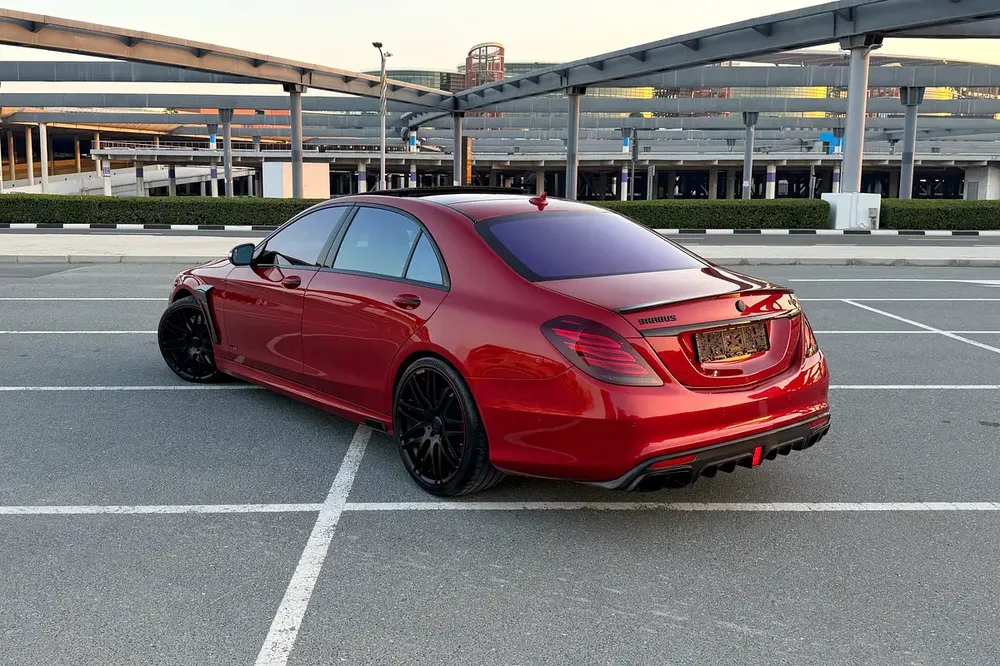 Mercedes Benz Brabus 850 2015 GCC Specifications (2 Keys / Single Owner) - Image 4
