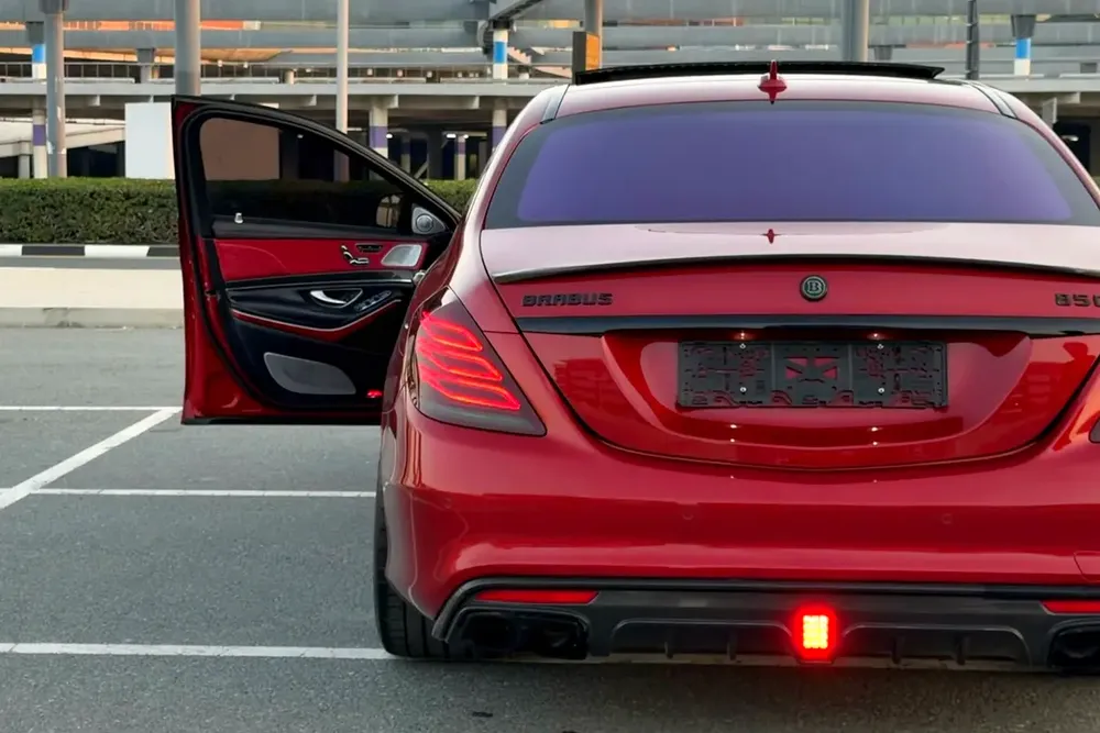 Mercedes Benz Brabus 850 2015 GCC Specifications (2 Keys / Single Owner) - Image 6