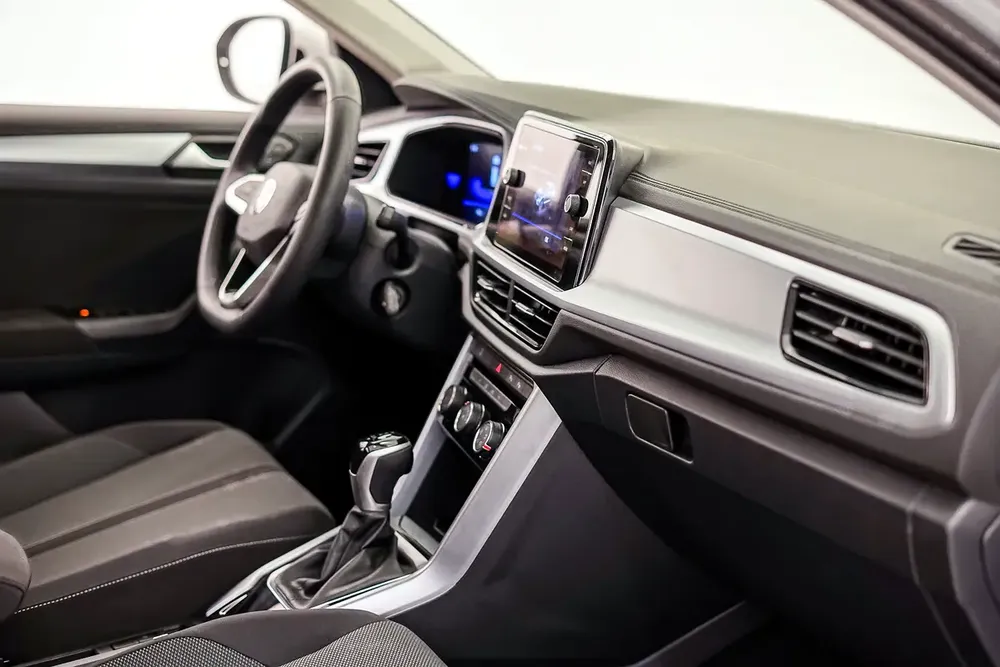 AED 1237 PM | VW T-ROC 2024 | UNDER 3 YEAR AGENCY WARRANTY & SERVICE CONTRACT | LOW KMS | GCC - Image 16