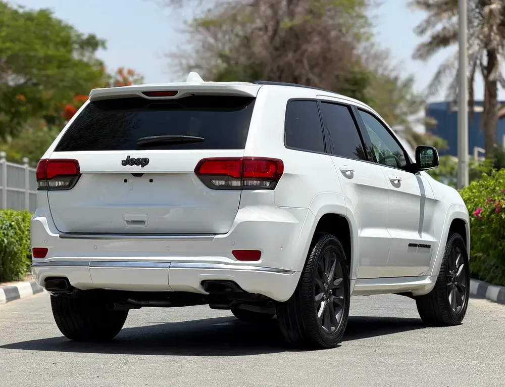 Jeep Grand Cherokee Overland Plus 2019 (Full Option – Low Mileage – Excellent Condition) - Image 4