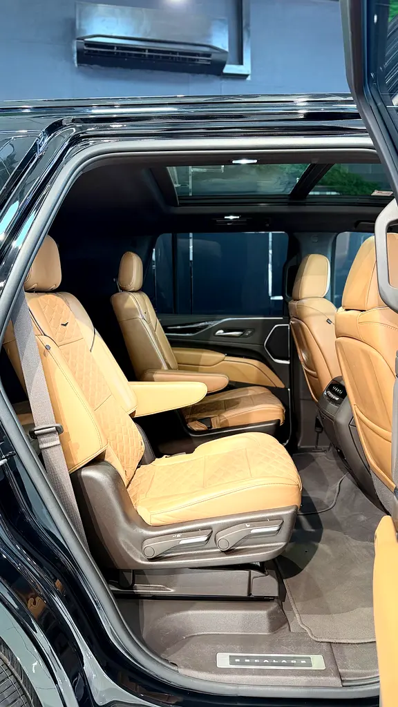 Pristine 2023 Cadillac Escalade Sport | GCC Specs | Warranty - Image 13