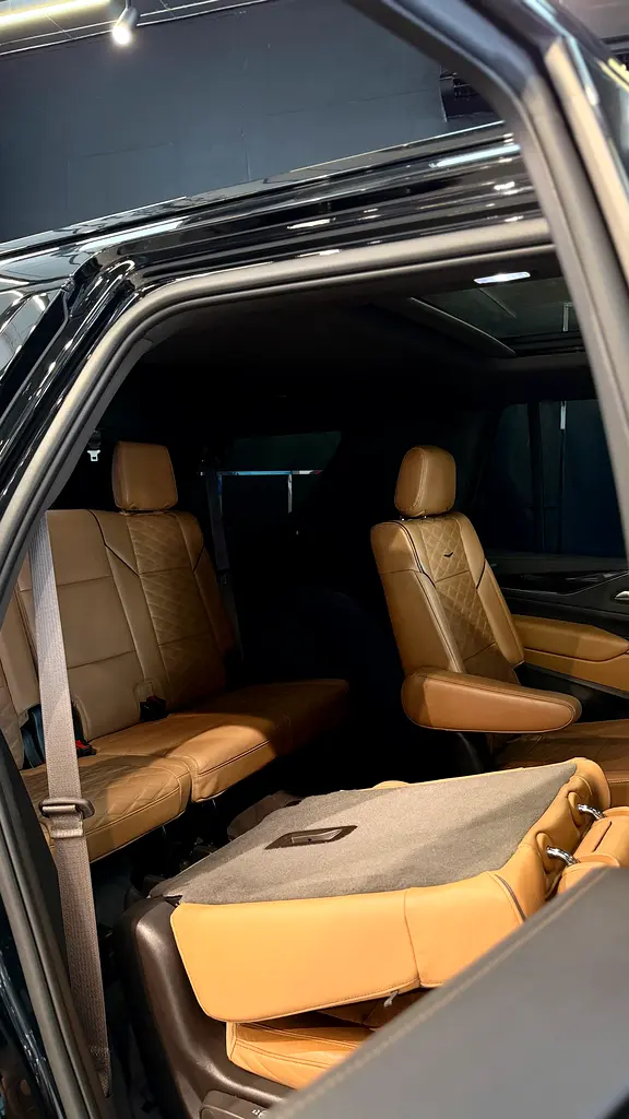 Pristine 2023 Cadillac Escalade Sport | GCC Specs | Warranty - Image 14