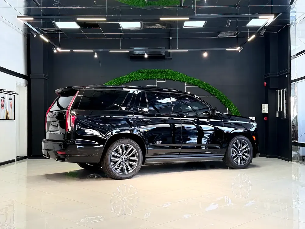 Pristine 2023 Cadillac Escalade Sport | GCC Specs | Warranty - Image 8