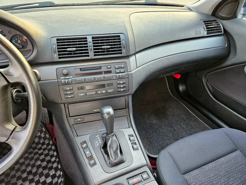 BMW 325I 2002 JAPAN IMPORTED - Image 16