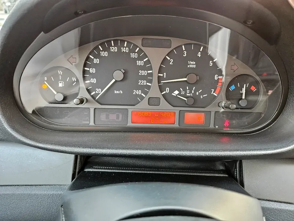 BMW 325I 2002 JAPAN IMPORTED - Image 20