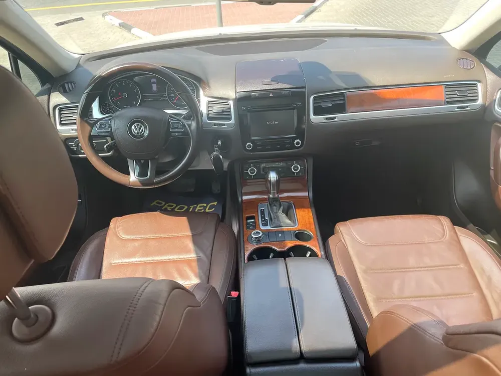 Volkswagen Touareg Comfortline 2014 - GCC Specs - Excellent Condition! - Image 10