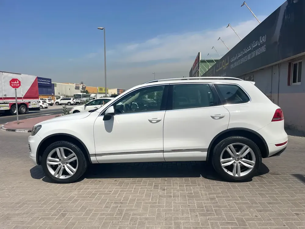 Volkswagen Touareg Comfortline 2014 - GCC Specs - Excellent Condition! - Image 12