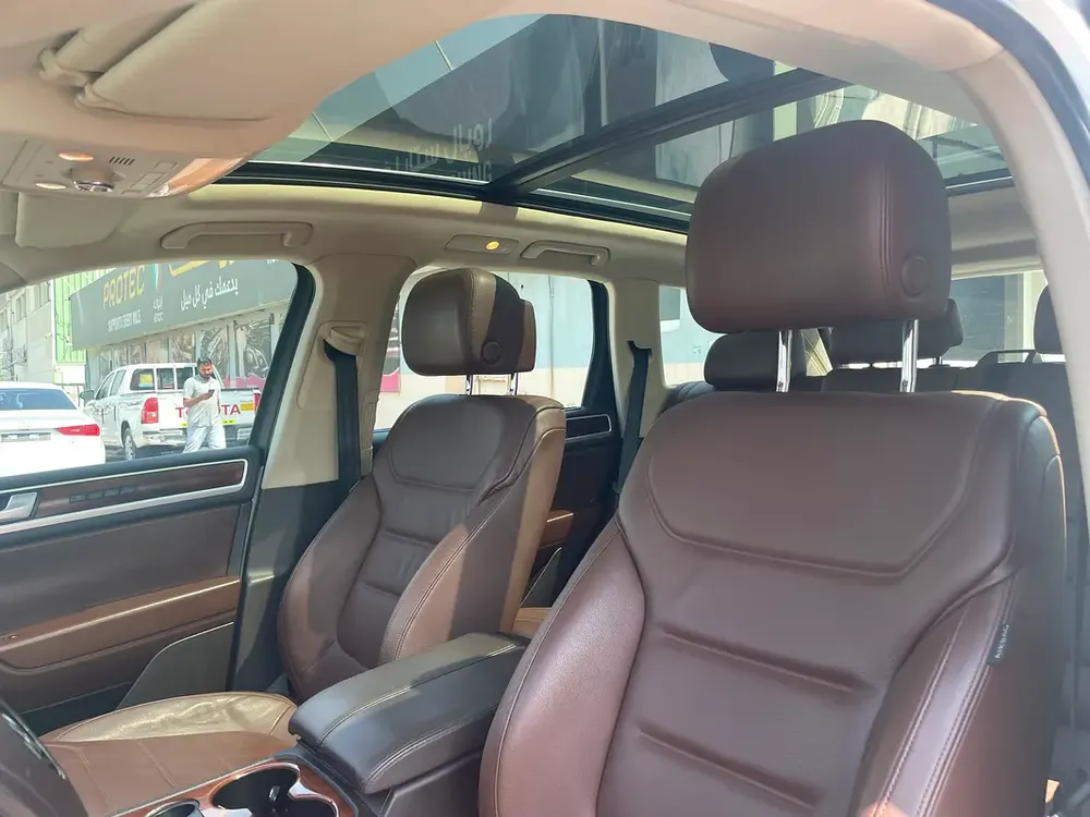 Volkswagen Touareg Comfortline 2014 - GCC Specs - Excellent Condition! - Image 7