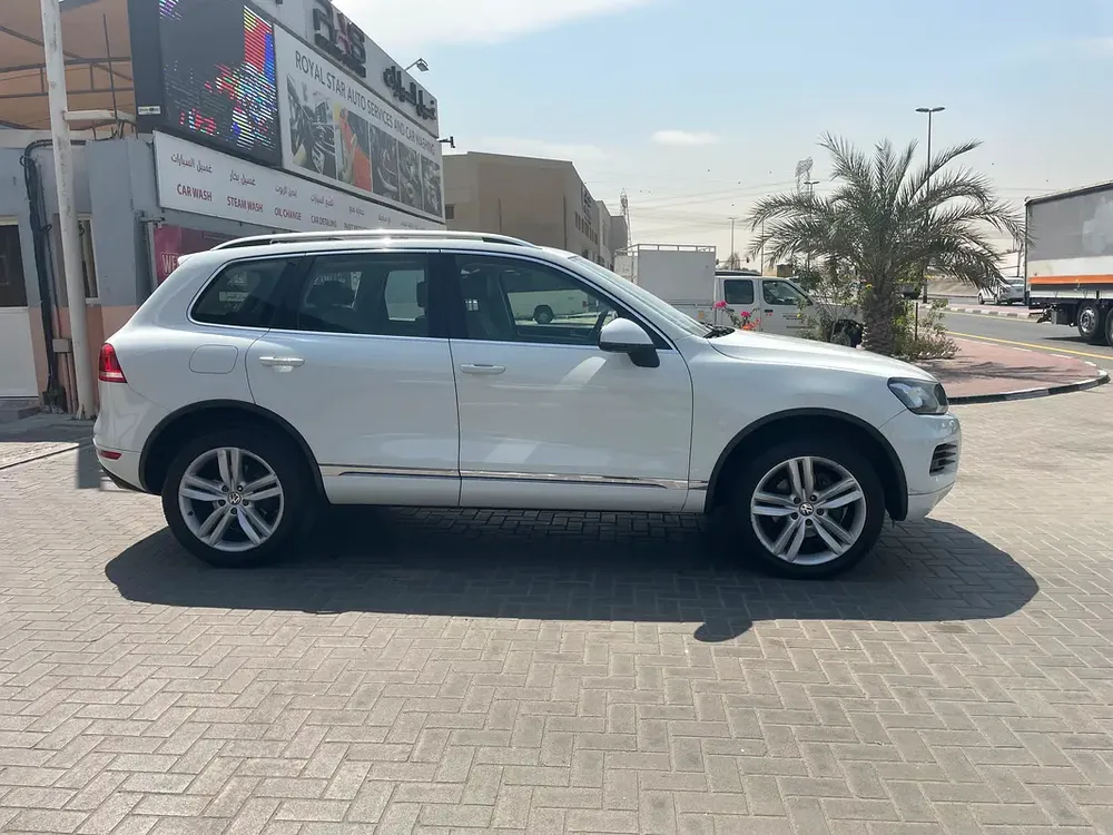 Volkswagen Touareg Comfortline 2014 - GCC Specs - Excellent Condition! - Image 8