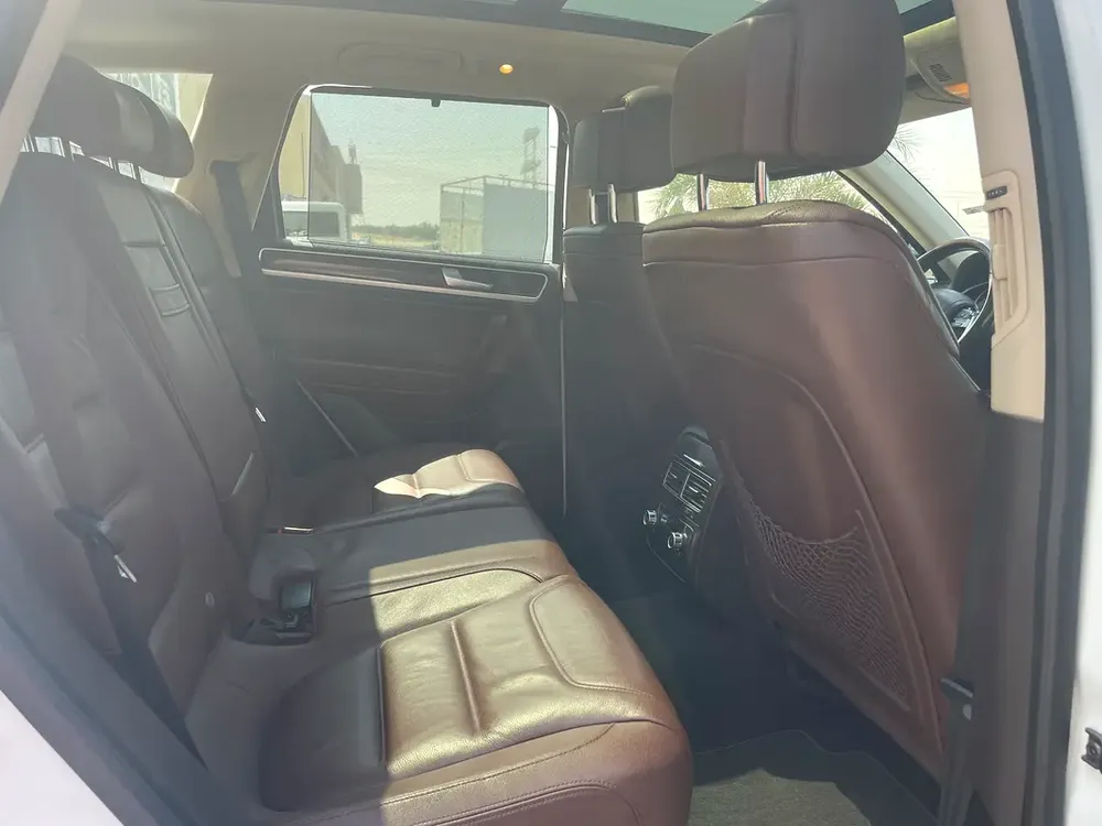 Volkswagen Touareg Comfortline 2014 - GCC Specs - Excellent Condition! - Image 9