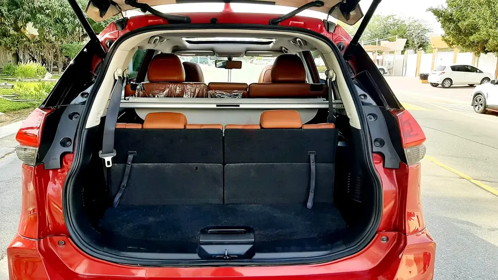 Nissan Xtrail SL Top 2018 Model No1 Option Sunroof Leather Seat GCC Fully Automatic Family used Sale - Image 12