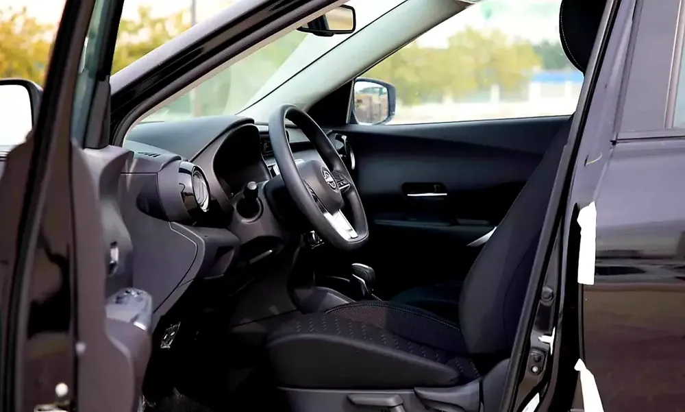 Nissan Kicks 2024 0% D:P  Insurancec & Registration free EMI starts 875 - Image 14