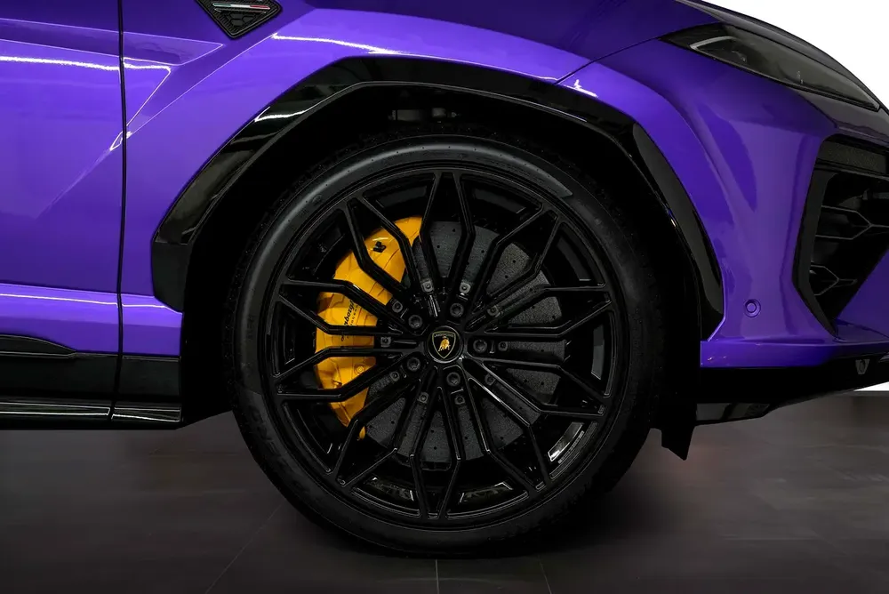 Lamborghini URUS SE 2025 | Certified Pre-Owned | Dealer Warranty | Service Contract - Image 4