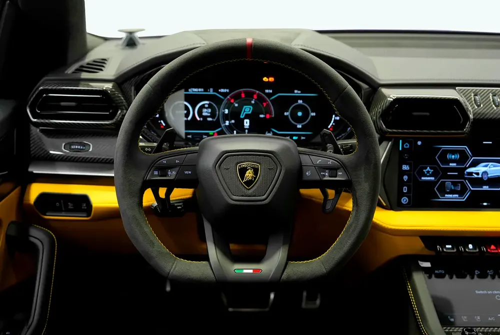 Lamborghini URUS SE 2025 | Certified Pre-Owned | Dealer Warranty | Service Contract - Image 8