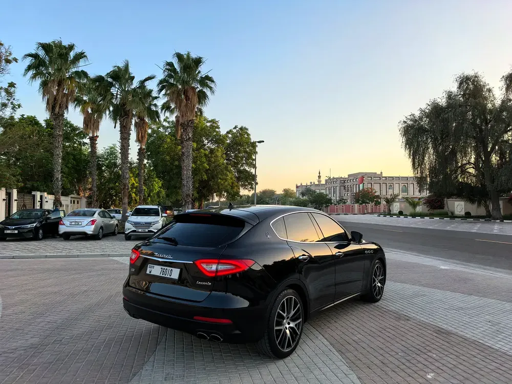 MASERATI LEVANTE SQ4 2017 AMAZING CONDITION FULL OPTION GCC - Image 11