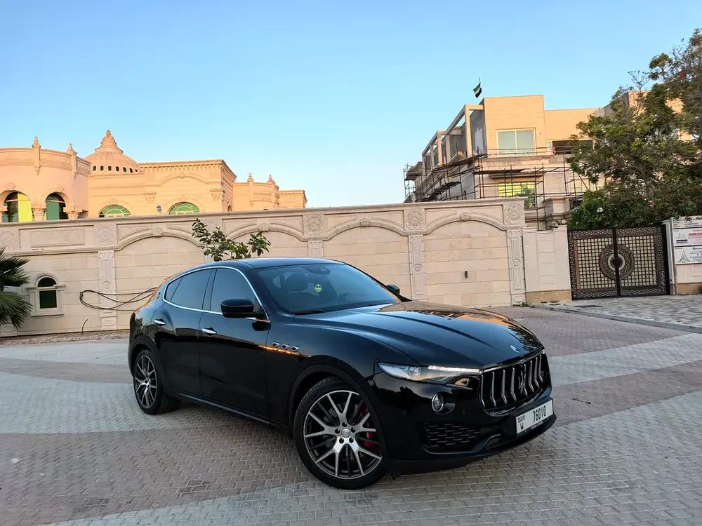 MASERATI LEVANTE SQ4 2017 AMAZING CONDITION FULL OPTION GCC - Image 12