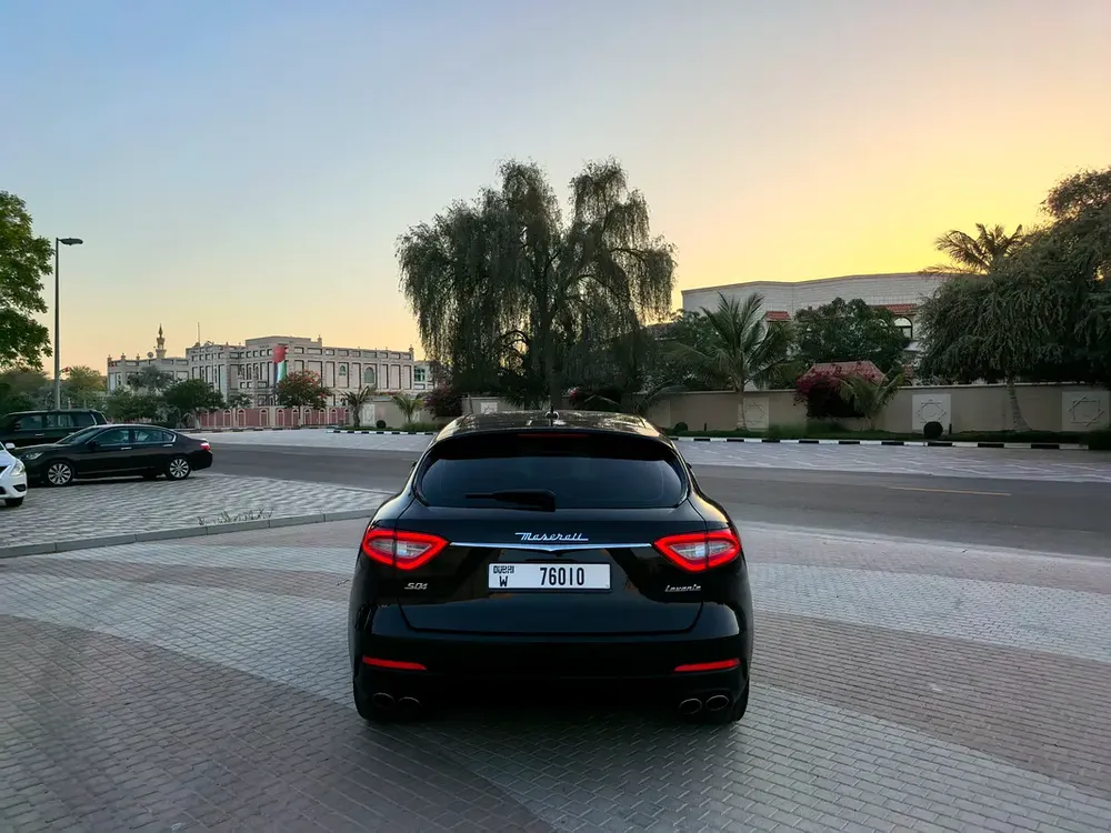 MASERATI LEVANTE SQ4 2017 AMAZING CONDITION FULL OPTION GCC - Image 13