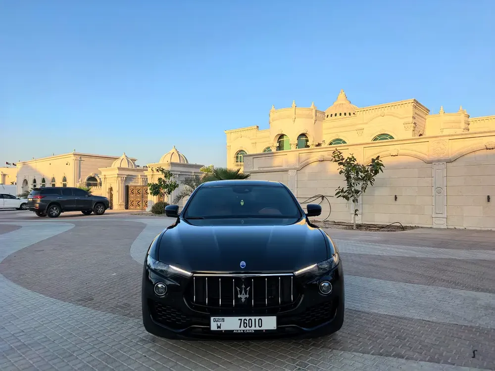 MASERATI LEVANTE SQ4 2017 AMAZING CONDITION FULL OPTION GCC - Image 14