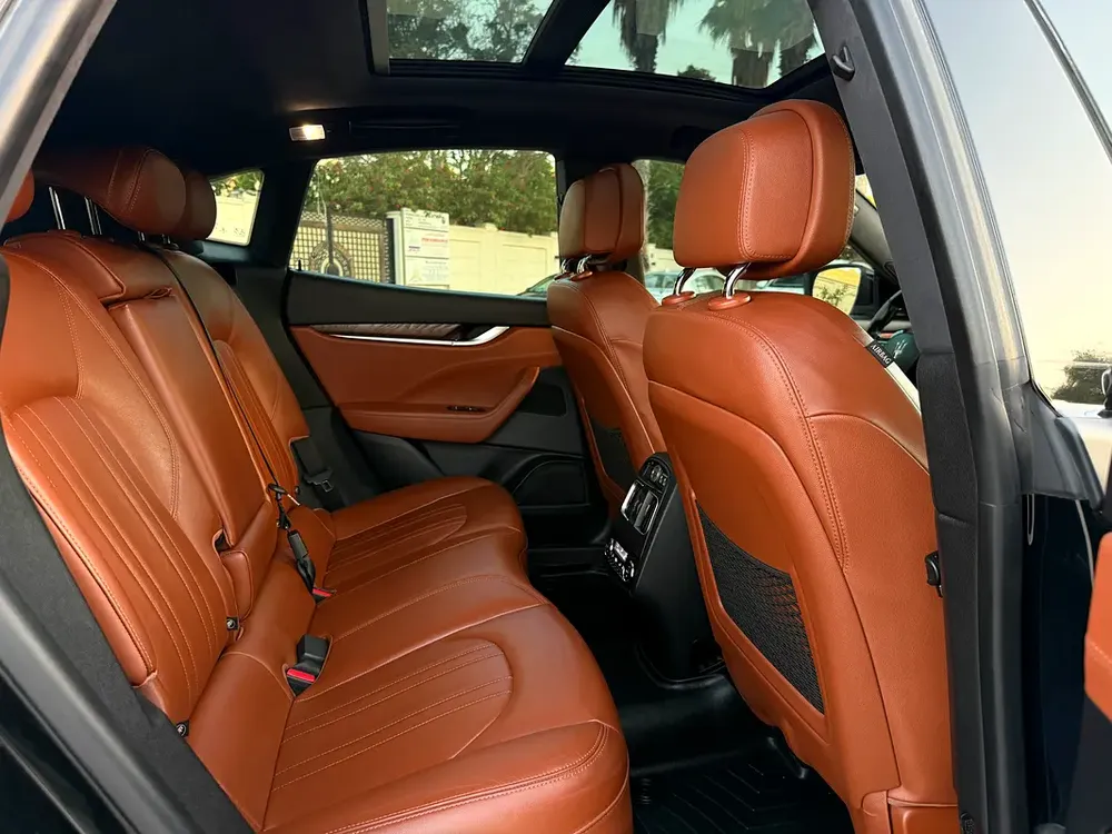 MASERATI LEVANTE SQ4 2017 AMAZING CONDITION FULL OPTION GCC - Image 7