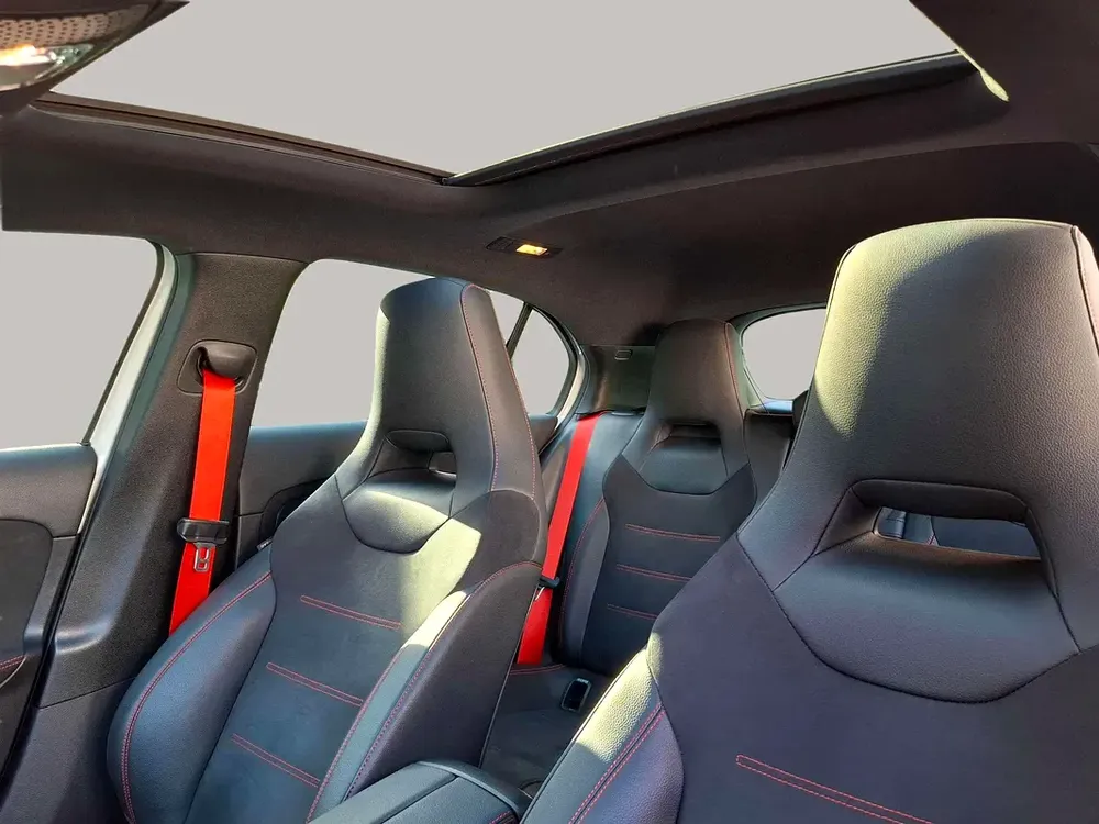 AED 2052/month | 2021 Mercedes-Benz A-Class A 35 AMG 4MATIC | GCC Specs | Ref#459503 - Image 11