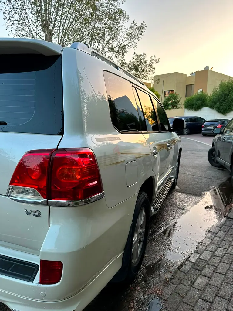 Toyota Land Cruiser GXR 2014 GCC Specs - Pristine Condition - Image 4