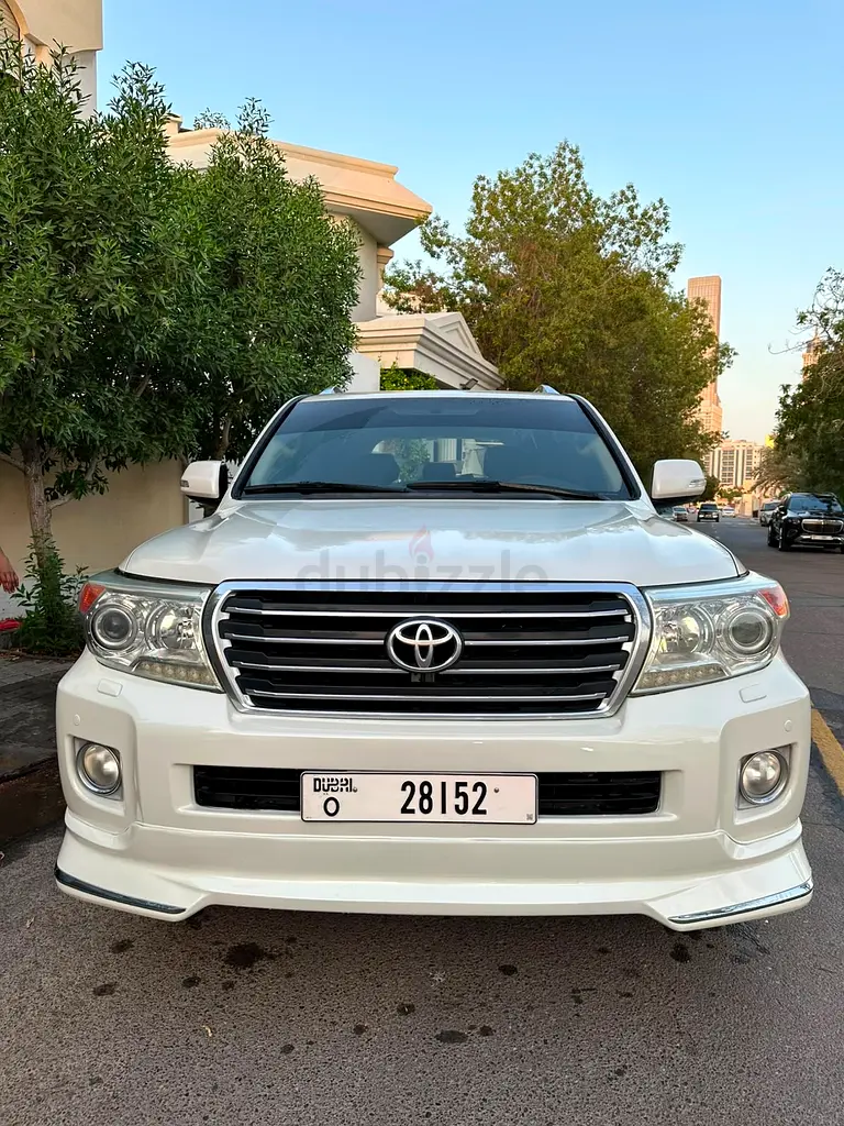 Toyota Land Cruiser GXR 2014 GCC Specs - Pristine Condition - Image 6