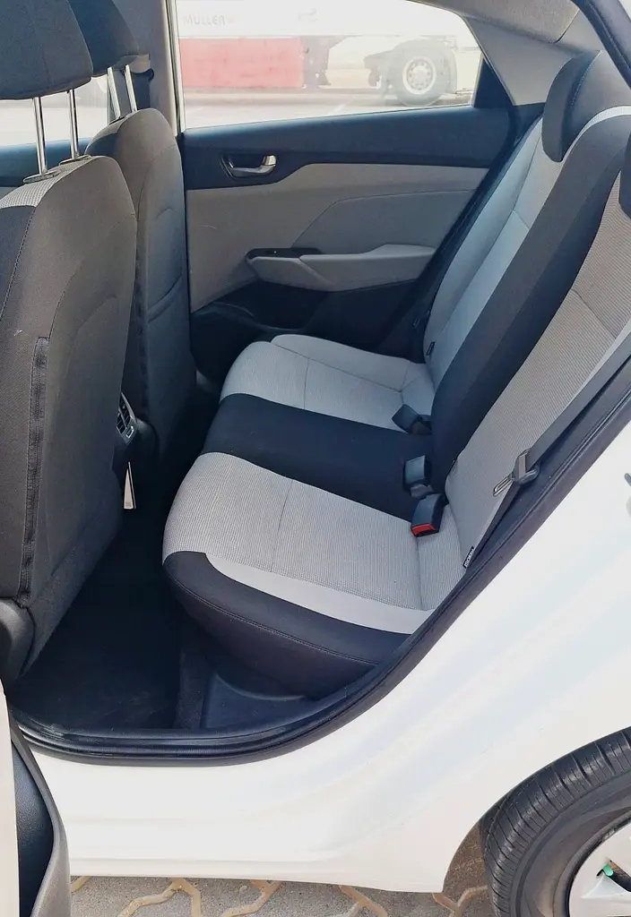 HYUNDAI ACCENT 2019 - Image 18