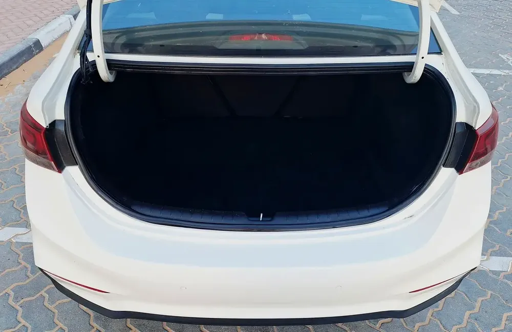 HYUNDAI ACCENT 2019 - Image 5